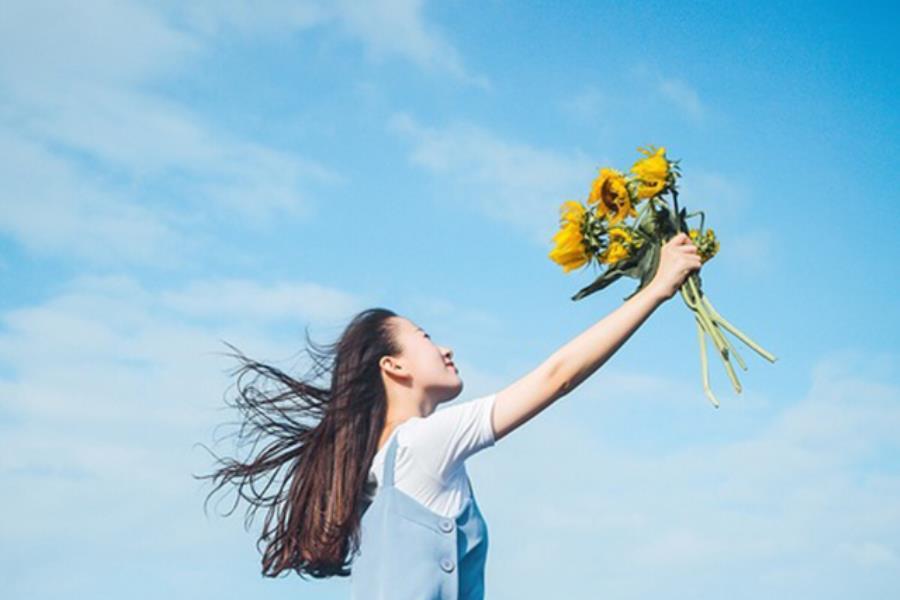 昌都美女伴游预约车模郑媛楚